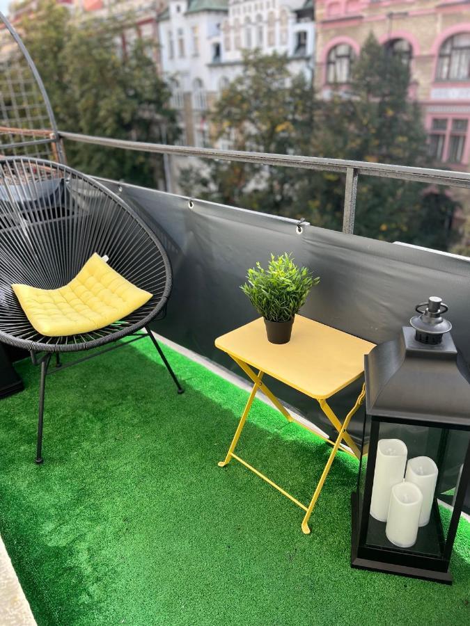 Moderni Industry Apartment