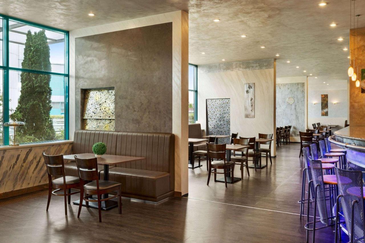 Hotel Amedia Express Prague, Trademark Collection By Wyndham 3*