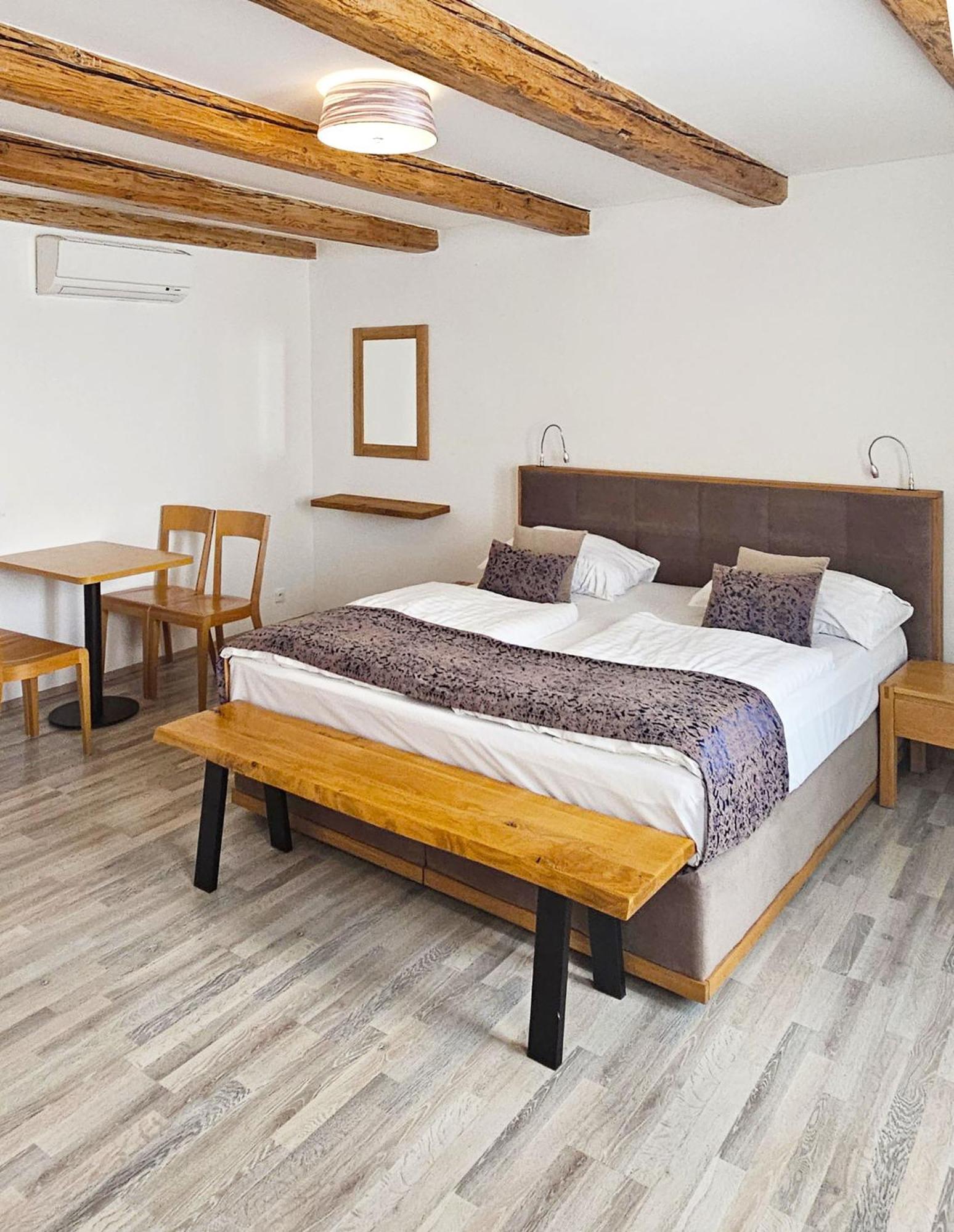 Lejlighedshotel Karlova - Mostecka 10 St Depandance