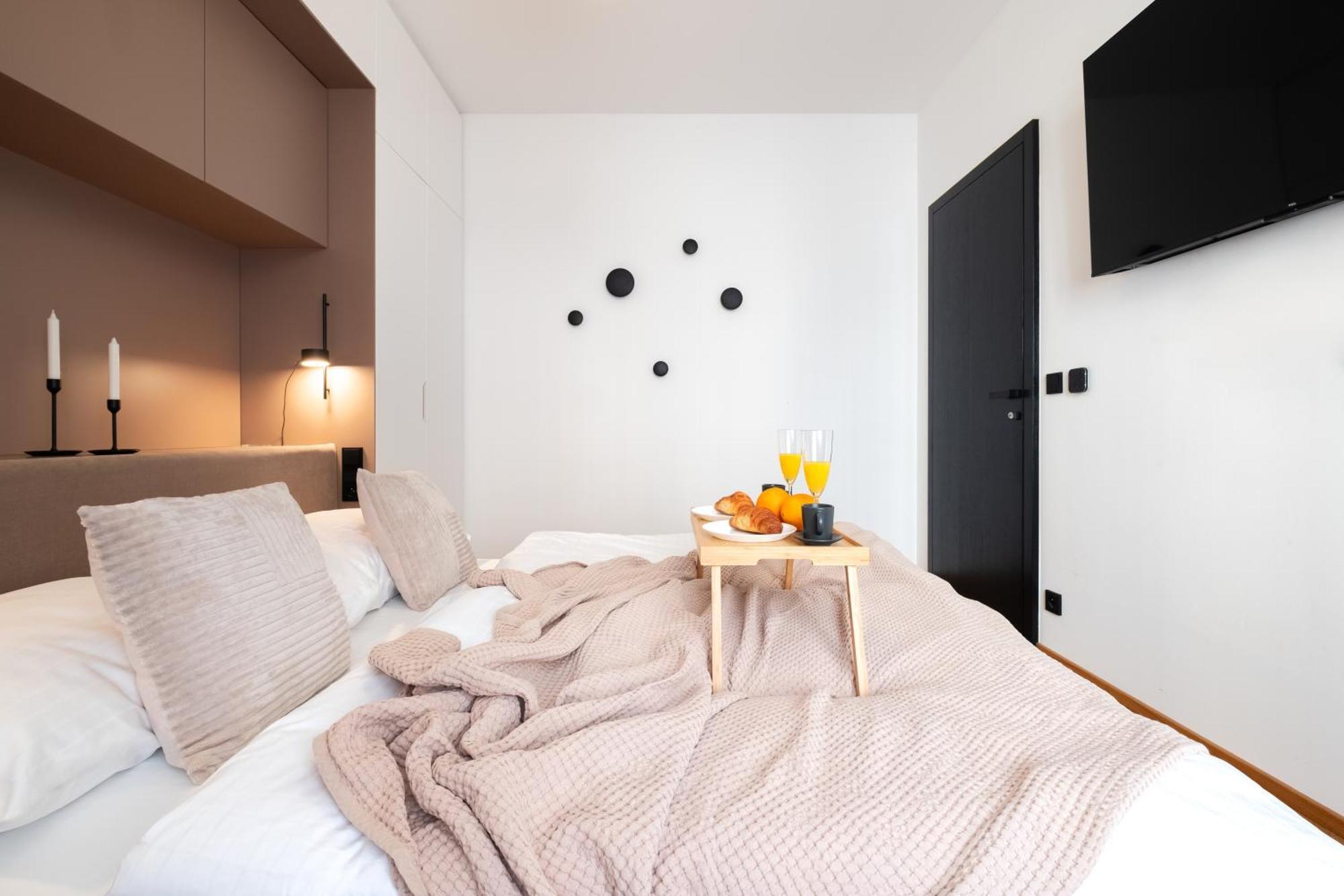 Days - Modern With Workspace - Quiet Area Lejlighed Prag