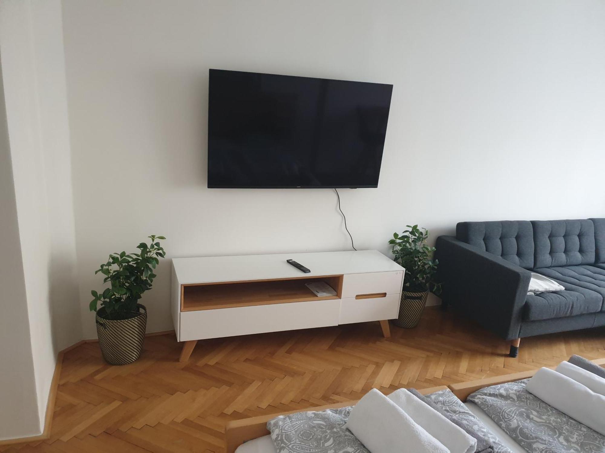 Newly Refurbished Prag