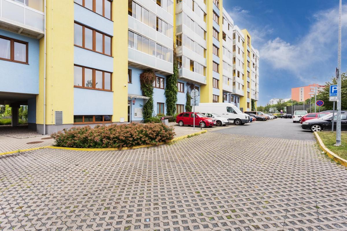 96m2 Designer Apartment, Free Garage Parking Lägenhet Prag