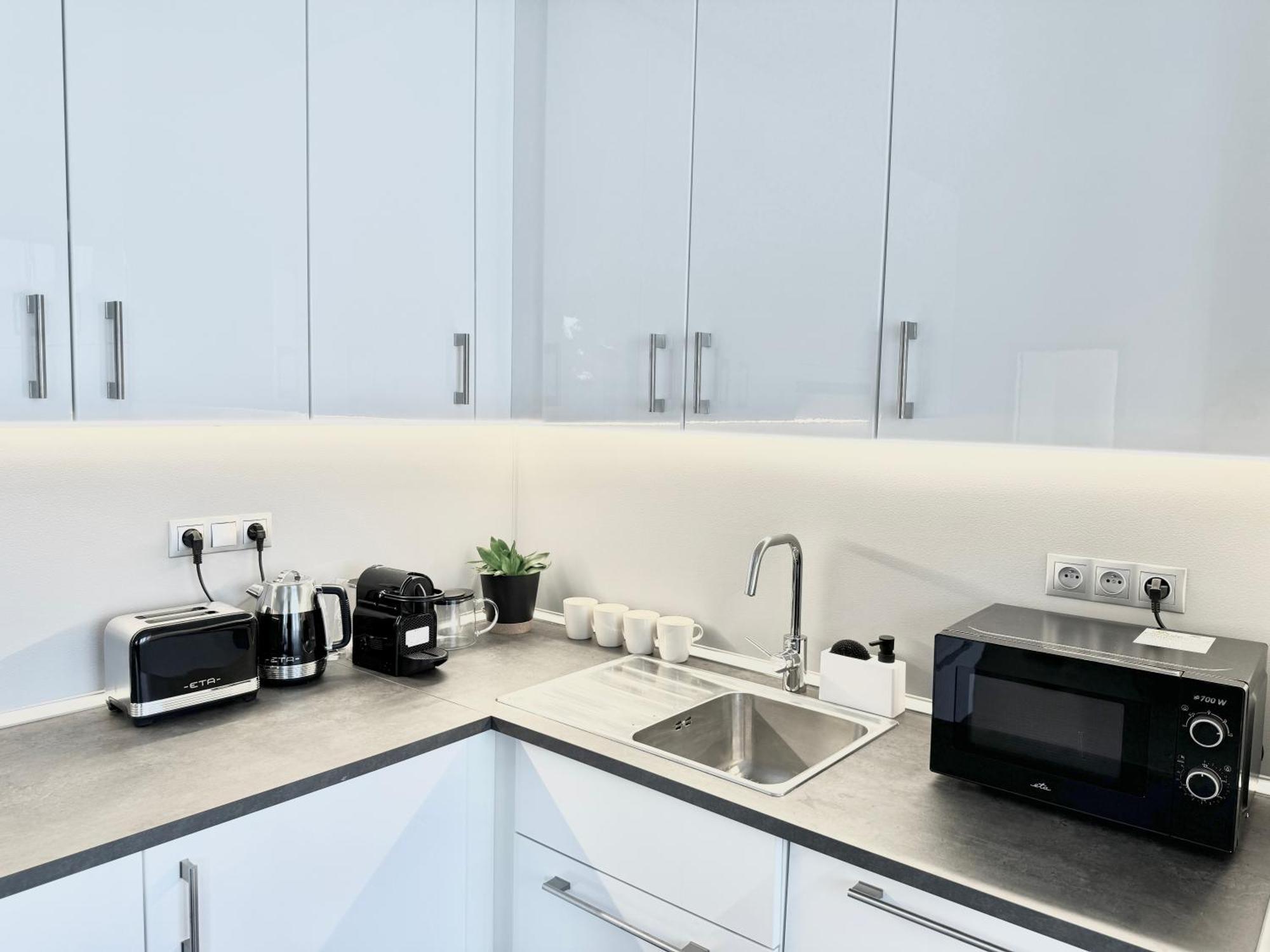96m2 Designer Apartment, Free Garage Parking *