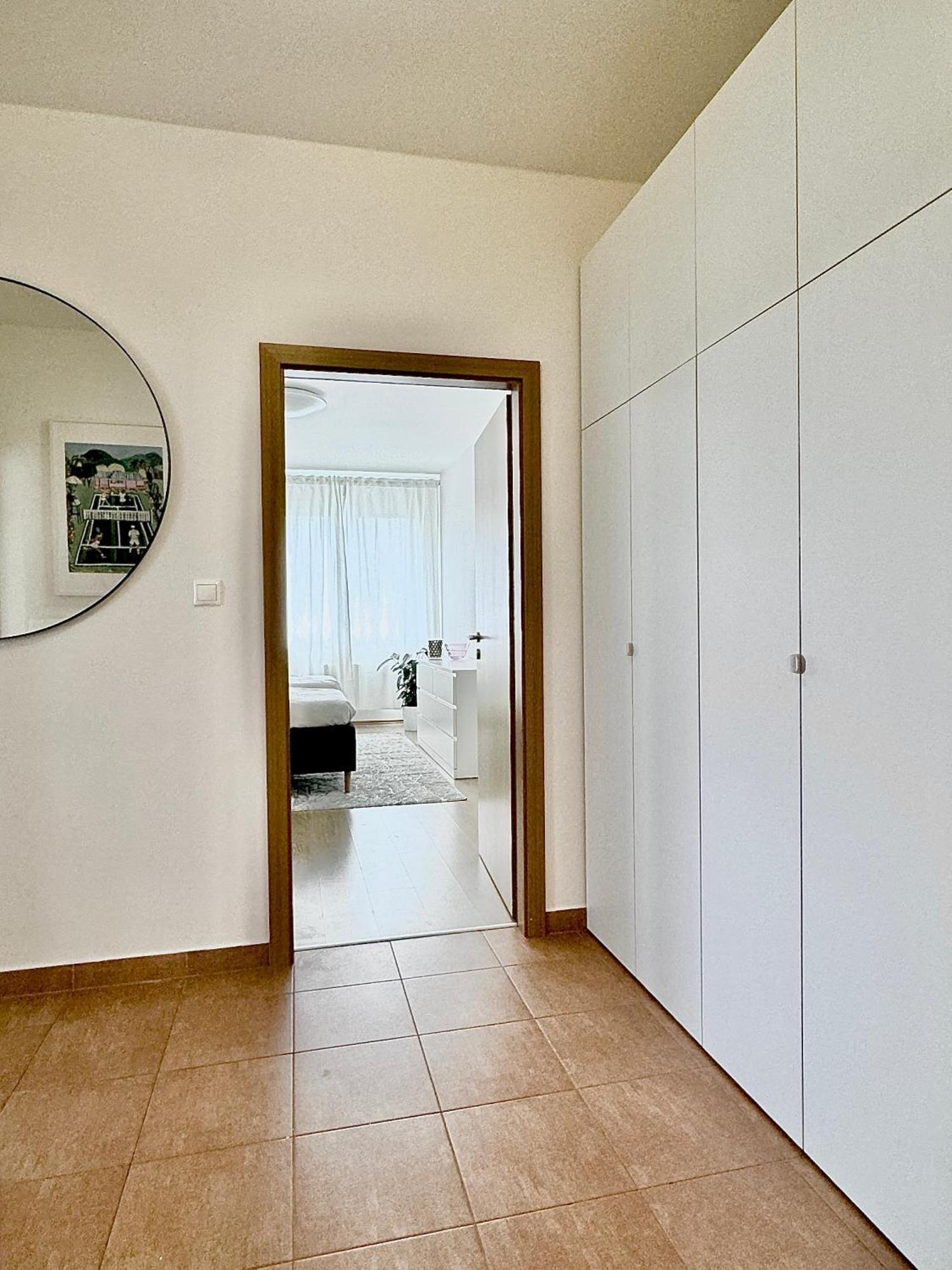 96m2 Designer Apartment, Free Garage Parking Lägenhet *