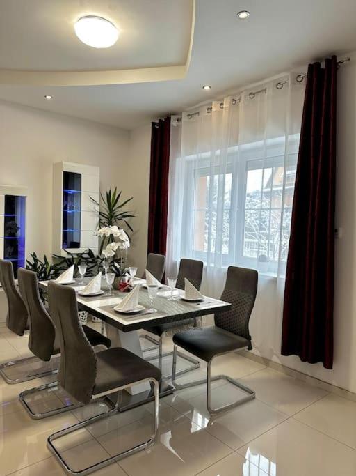 Flumen I Cozy House With Free Parking Ferienhaus *
