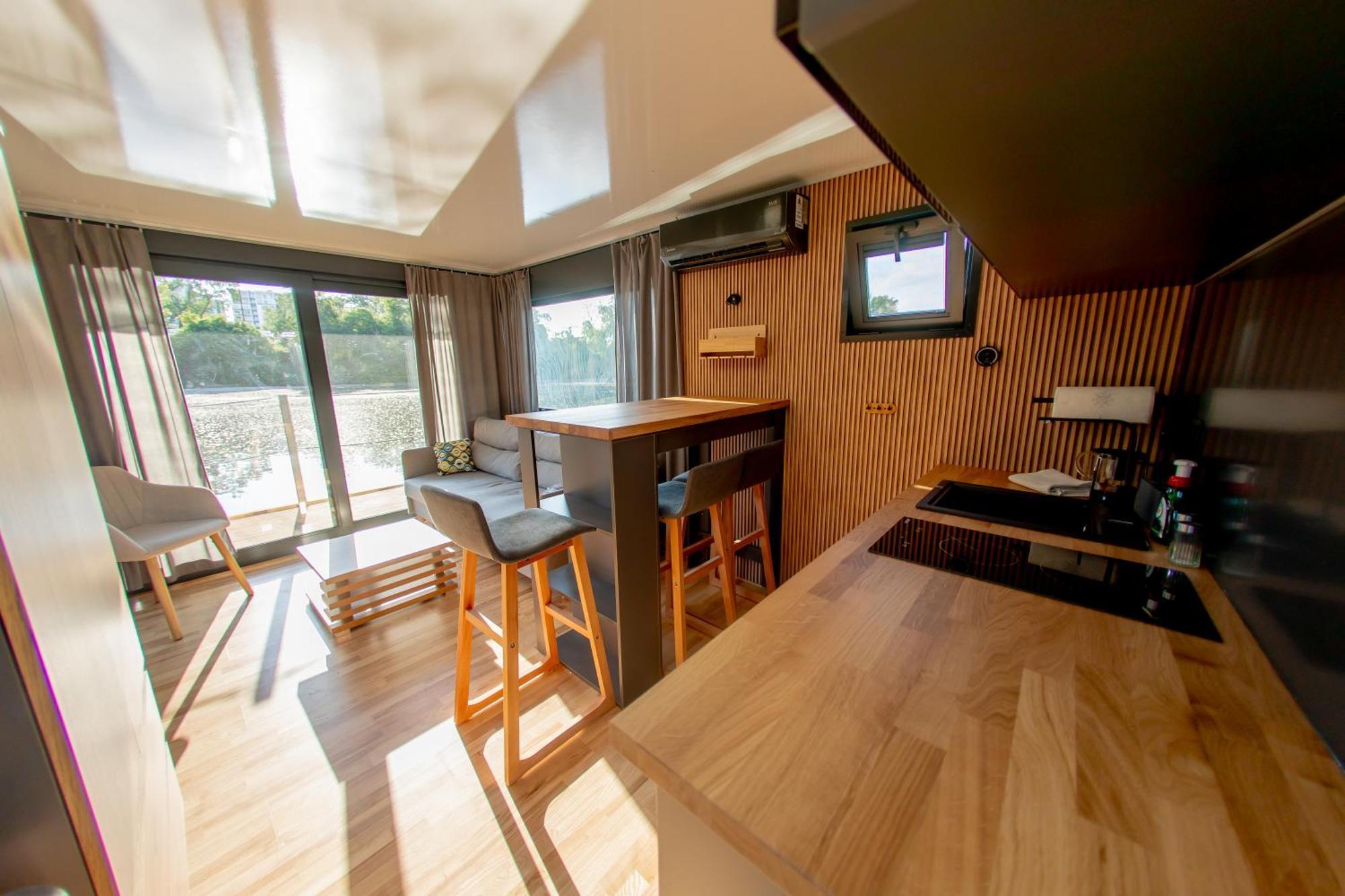 Båthotell Bay Houseboats Prag