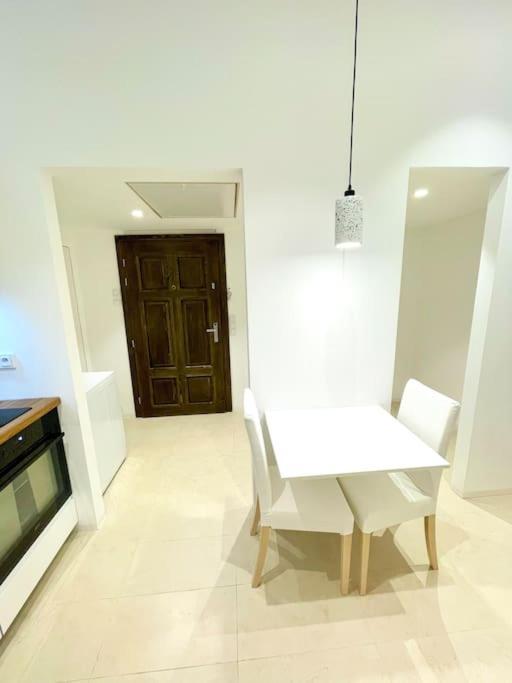 Fantastic Location! Superhost 5 Star Lejlighed *