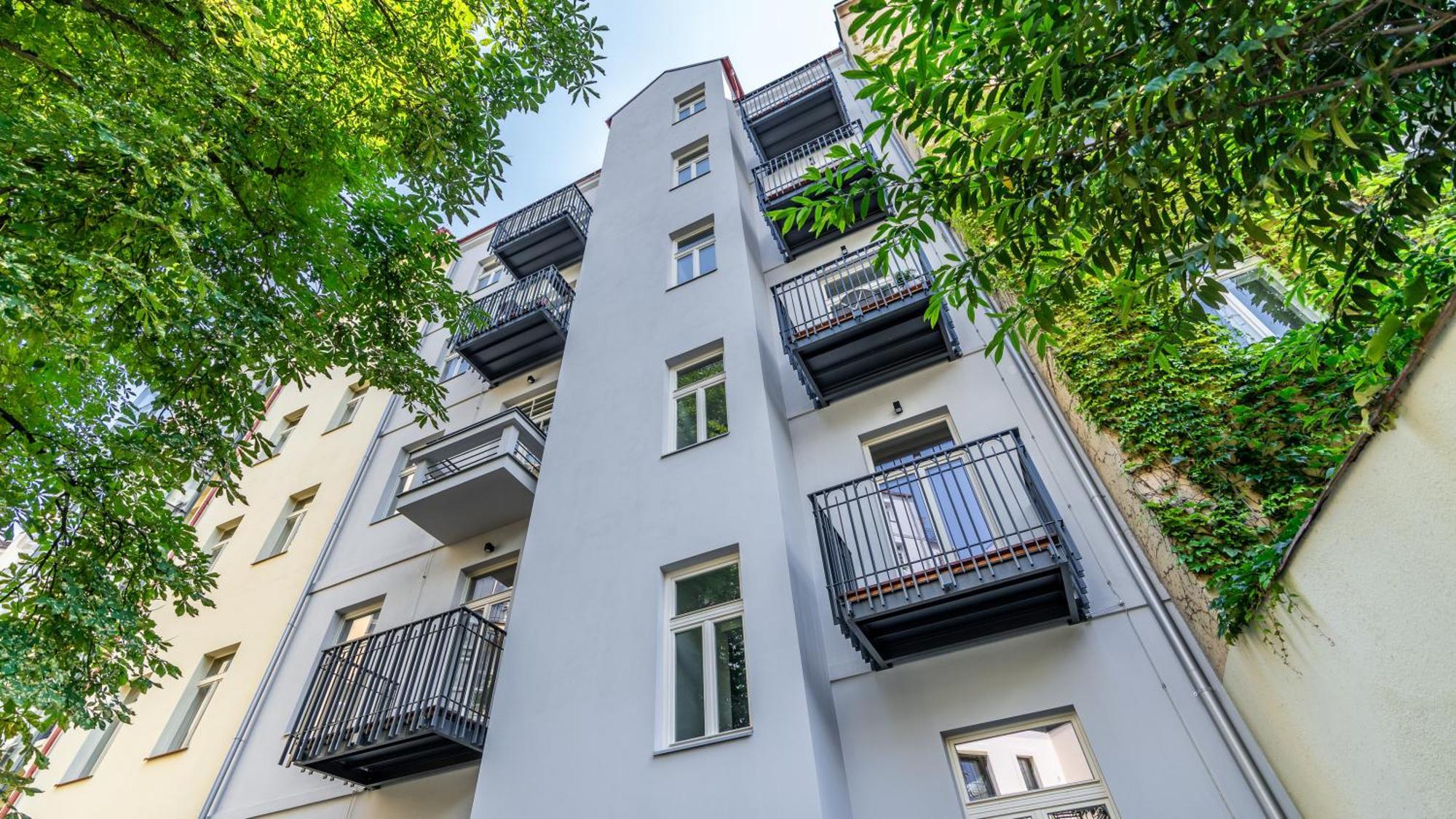 Apartment In The Clouds Letna - Luxury With Romantic Balconies In Quiet Centre Of Prag
