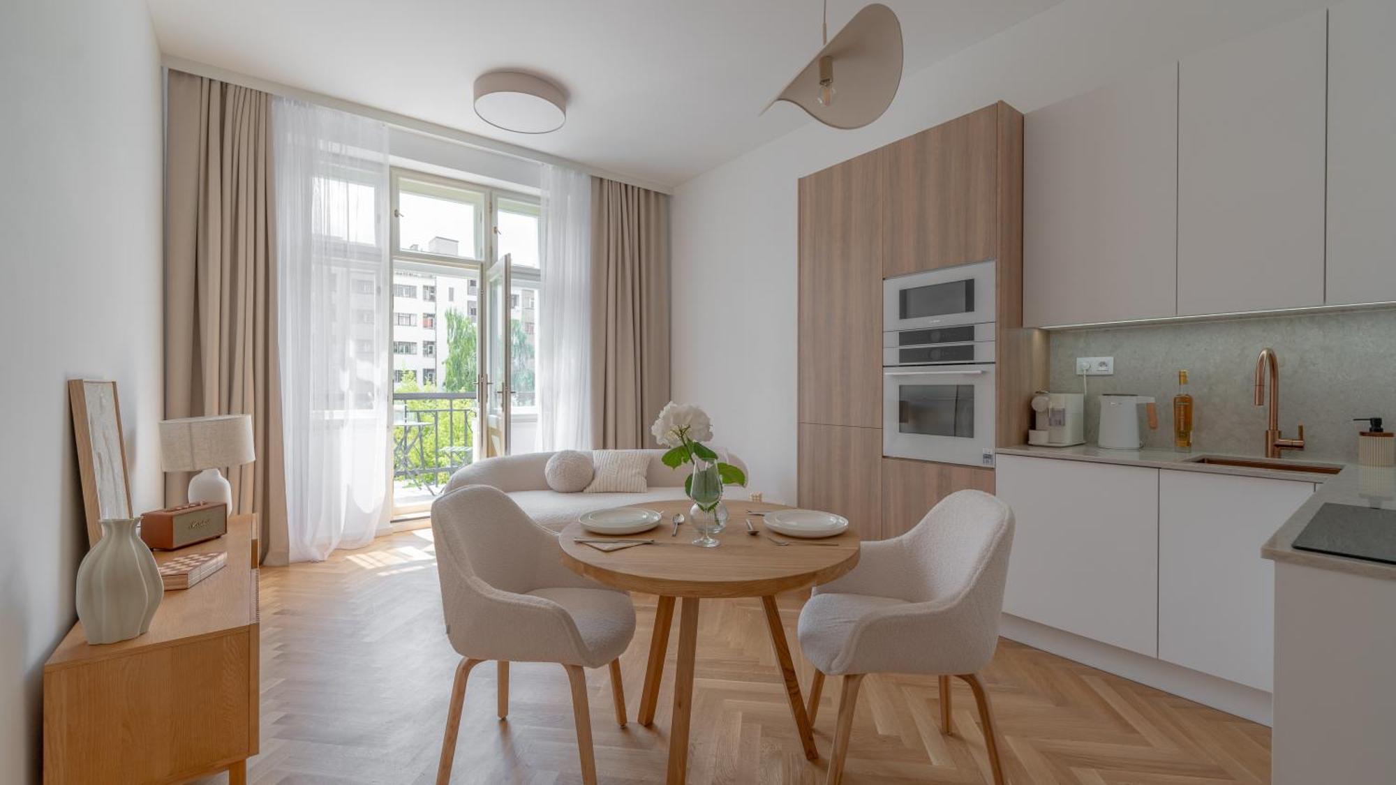 In The Clouds Letna - Luxury With Romantic Balconies In Quiet Centre Of Apartment Prag