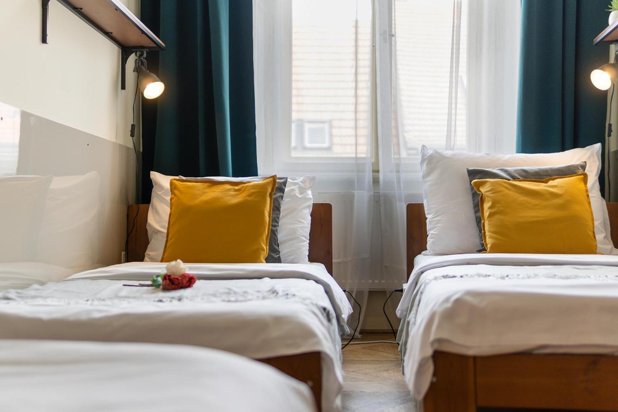 Vintage Apts In Heart Of By Michal&friends *