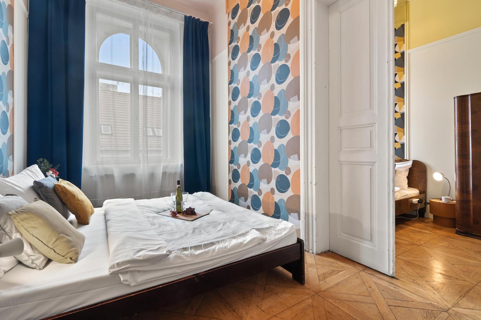 Vintage Apts In Heart Of By Michal&friends *