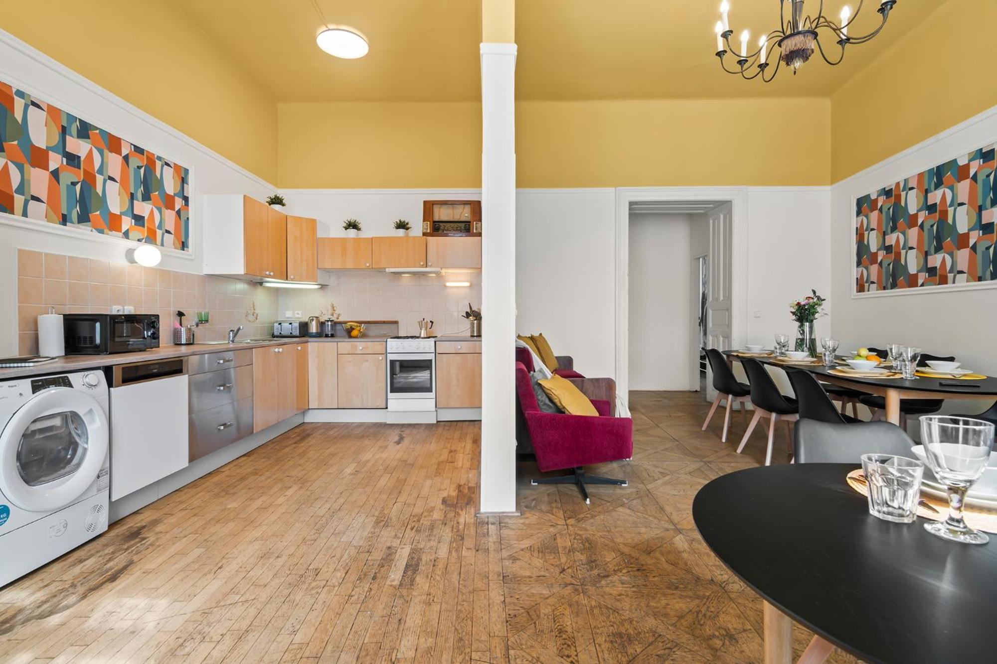 Vintage Apts In Heart Of By Michal&friends Apartment