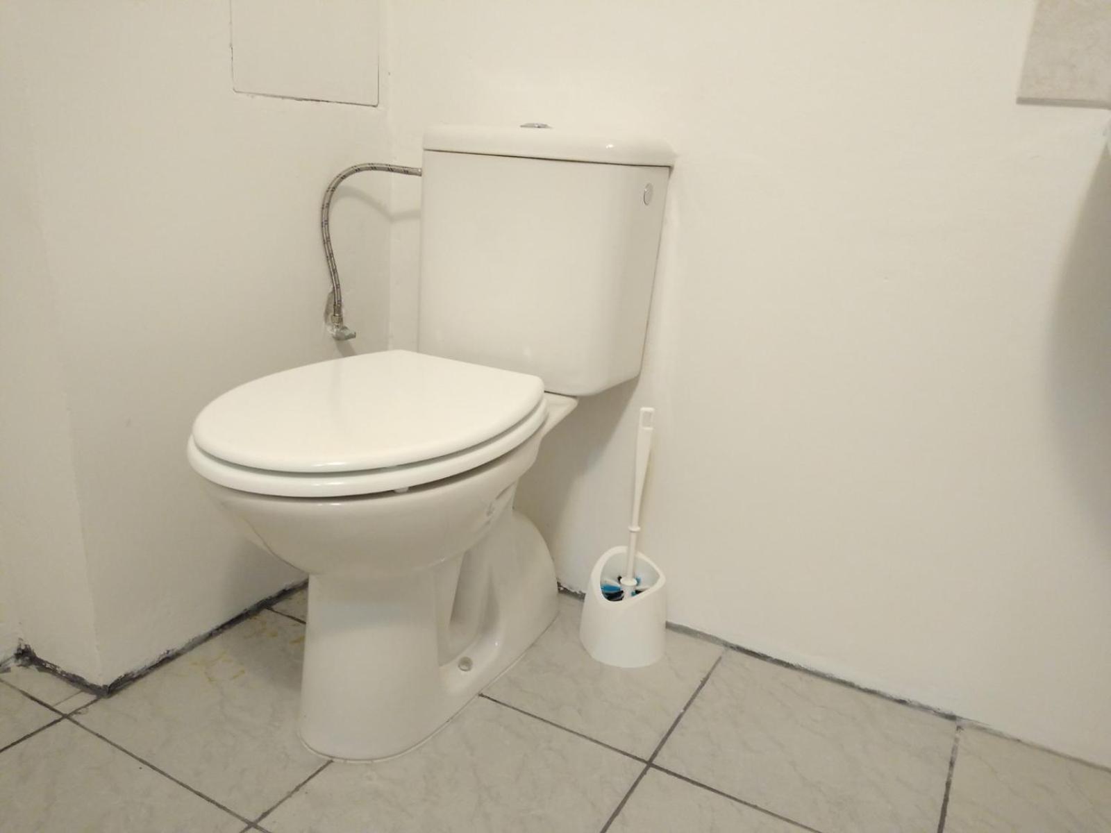 Basic Underground Next To The Center - Tram Line, Cool Local Area Apartment Prague