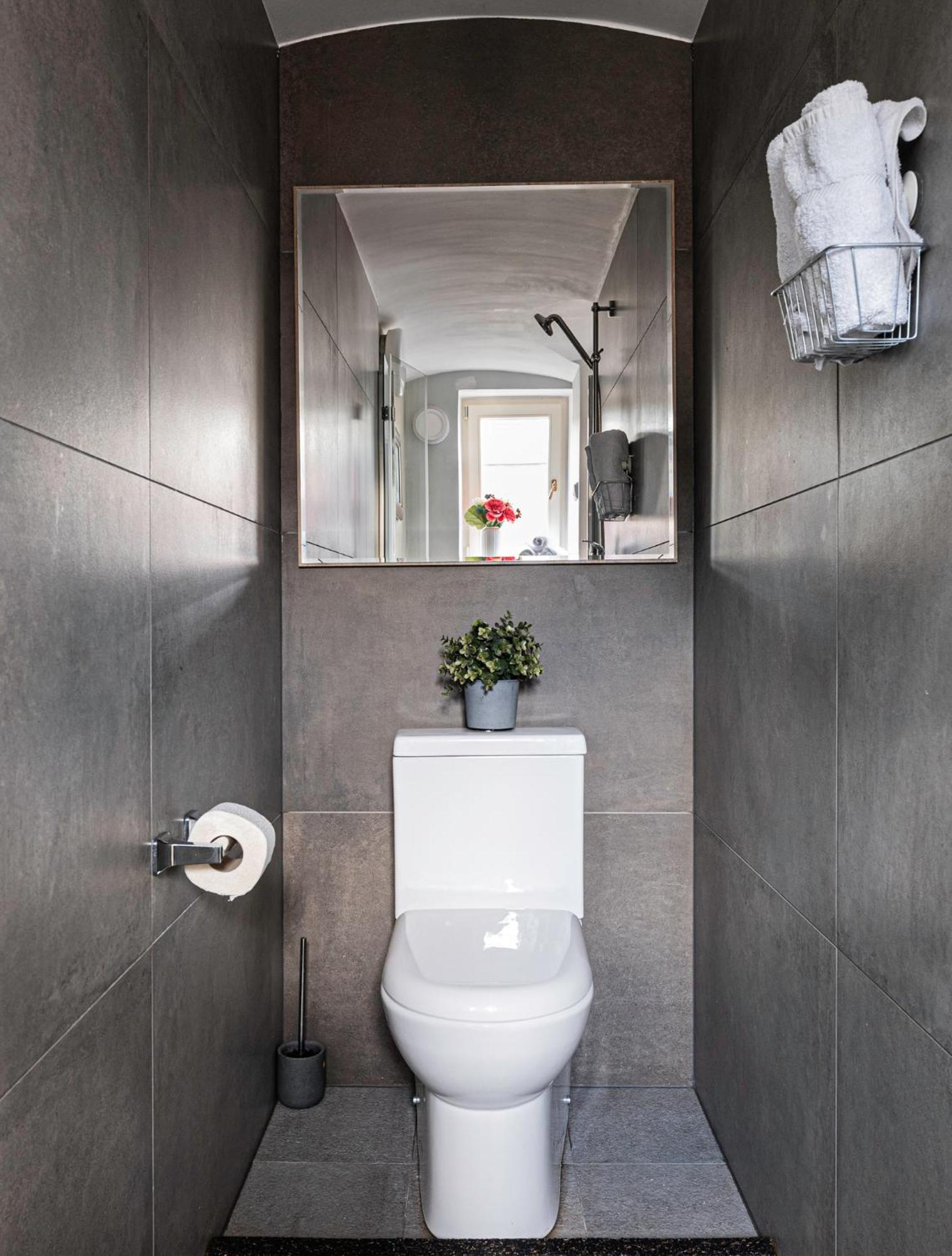 Apartment Homey In Lesser Town By Days Prag