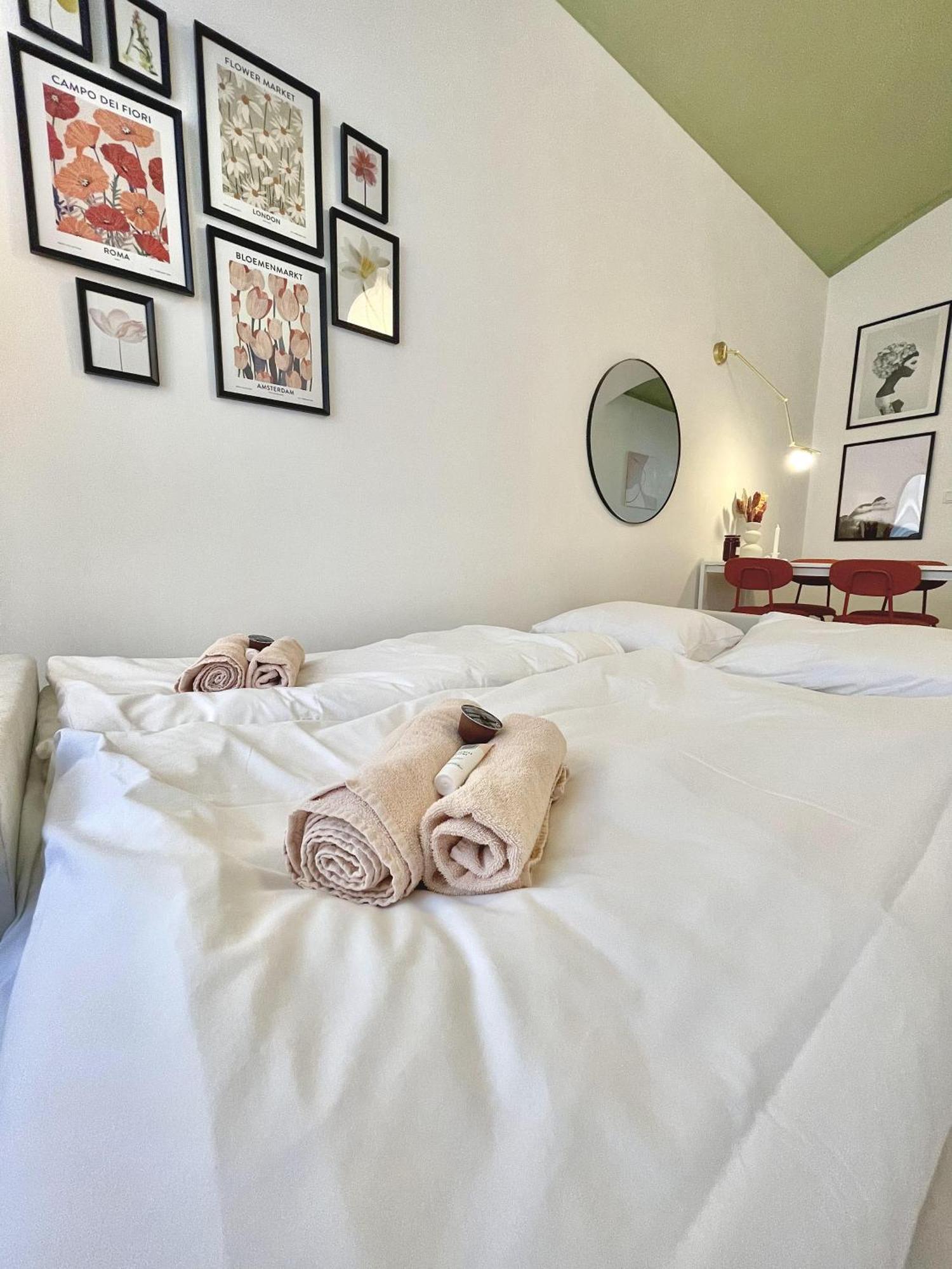 Cozy, Natural Ground Base Apartment, Praha