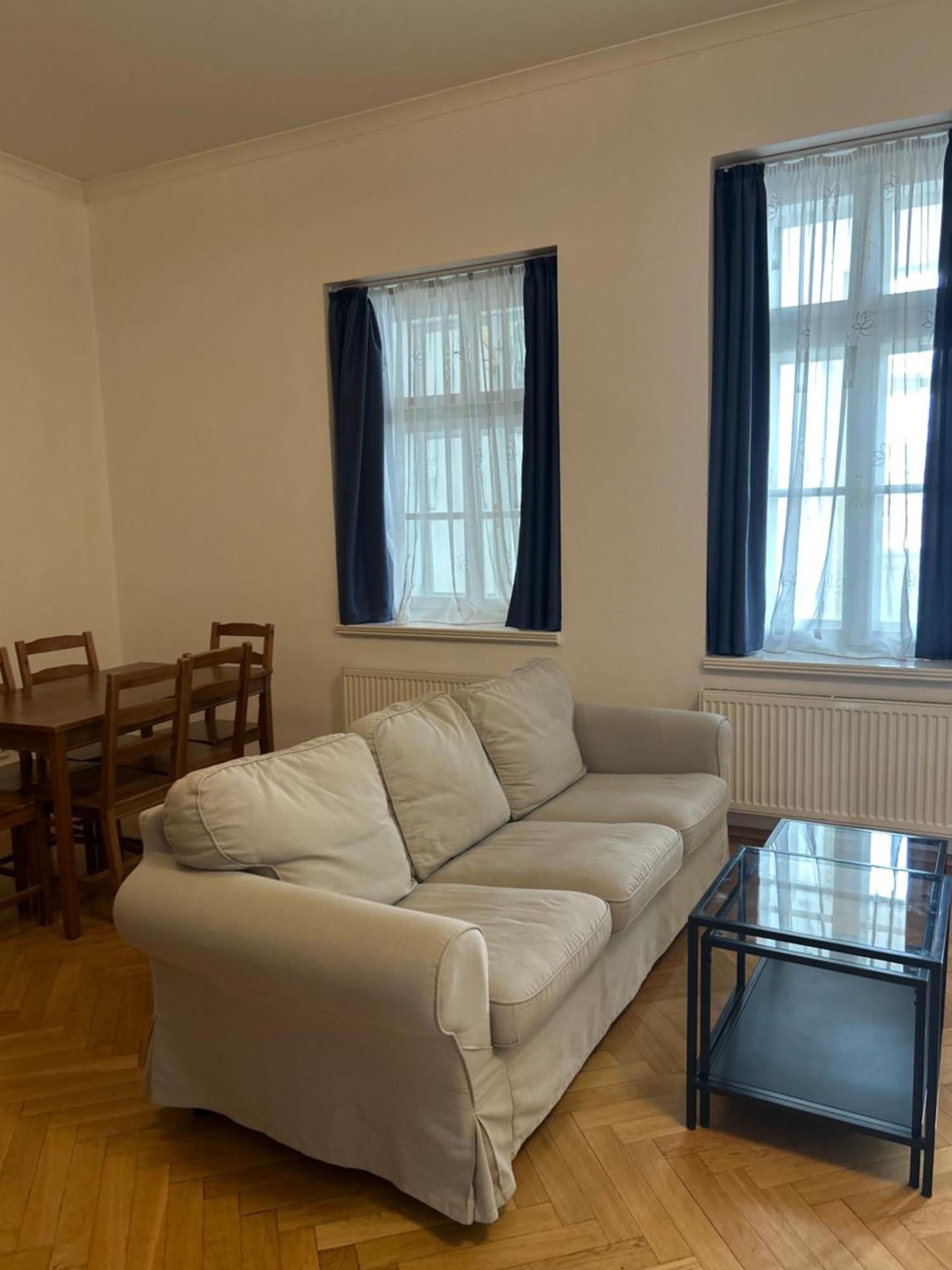 Quadrio Bedroom Apartment *