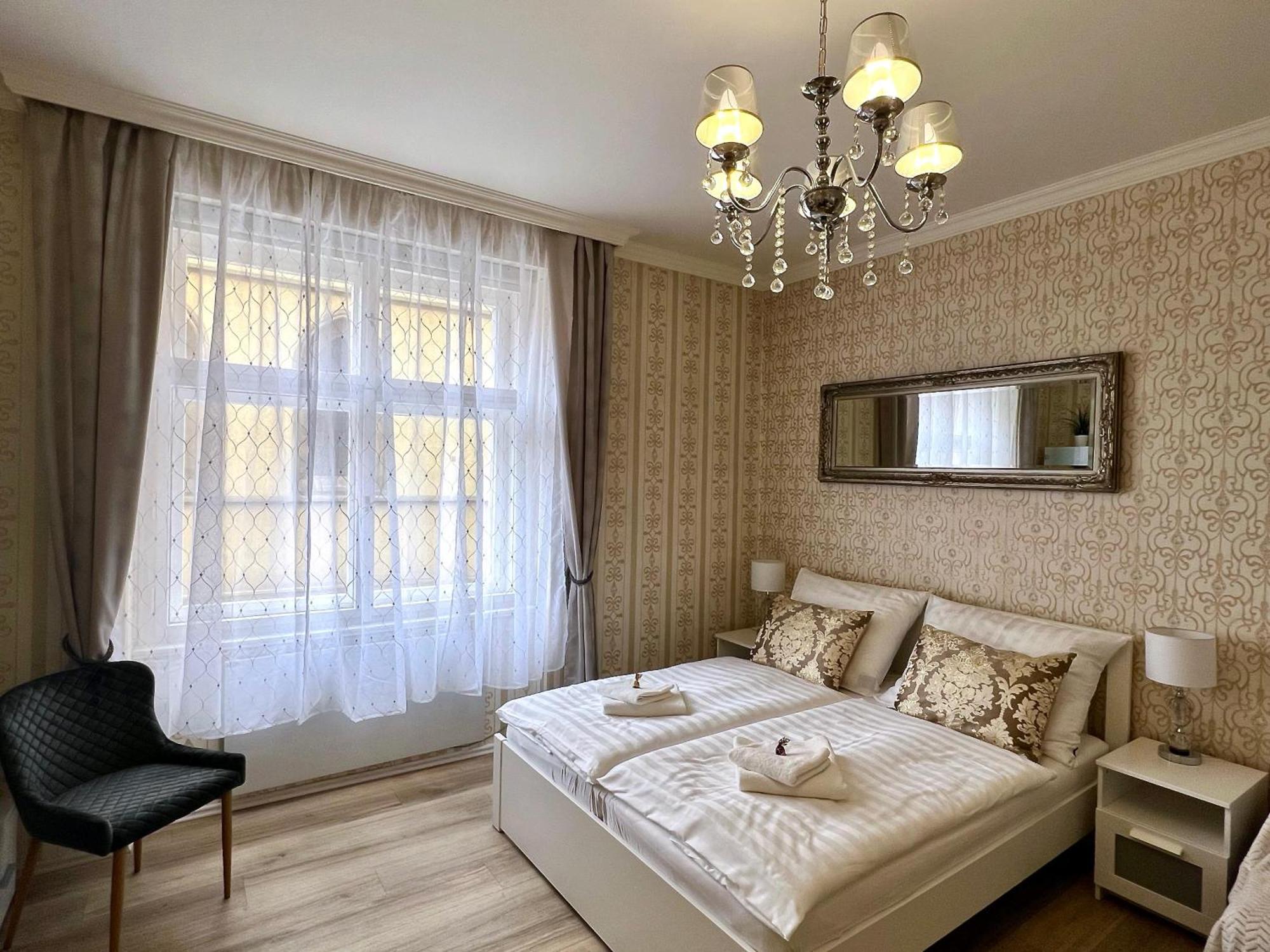 Romance In The Old Town Apartment Prag