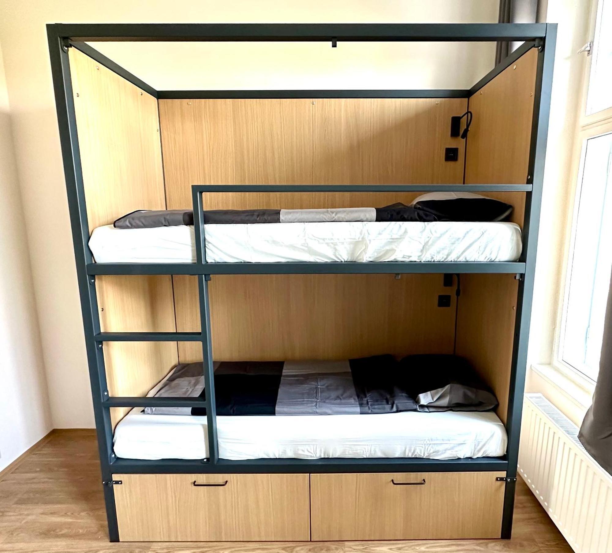 Hostel Onefam Arbes Praha