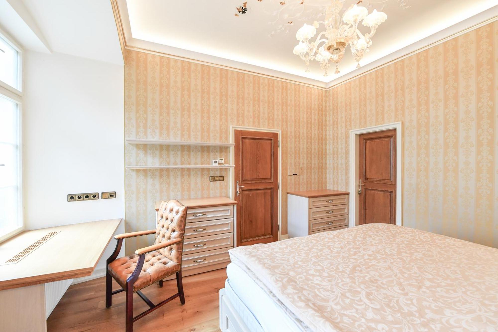 St Giles Sauna And Pool Table Apt Prague