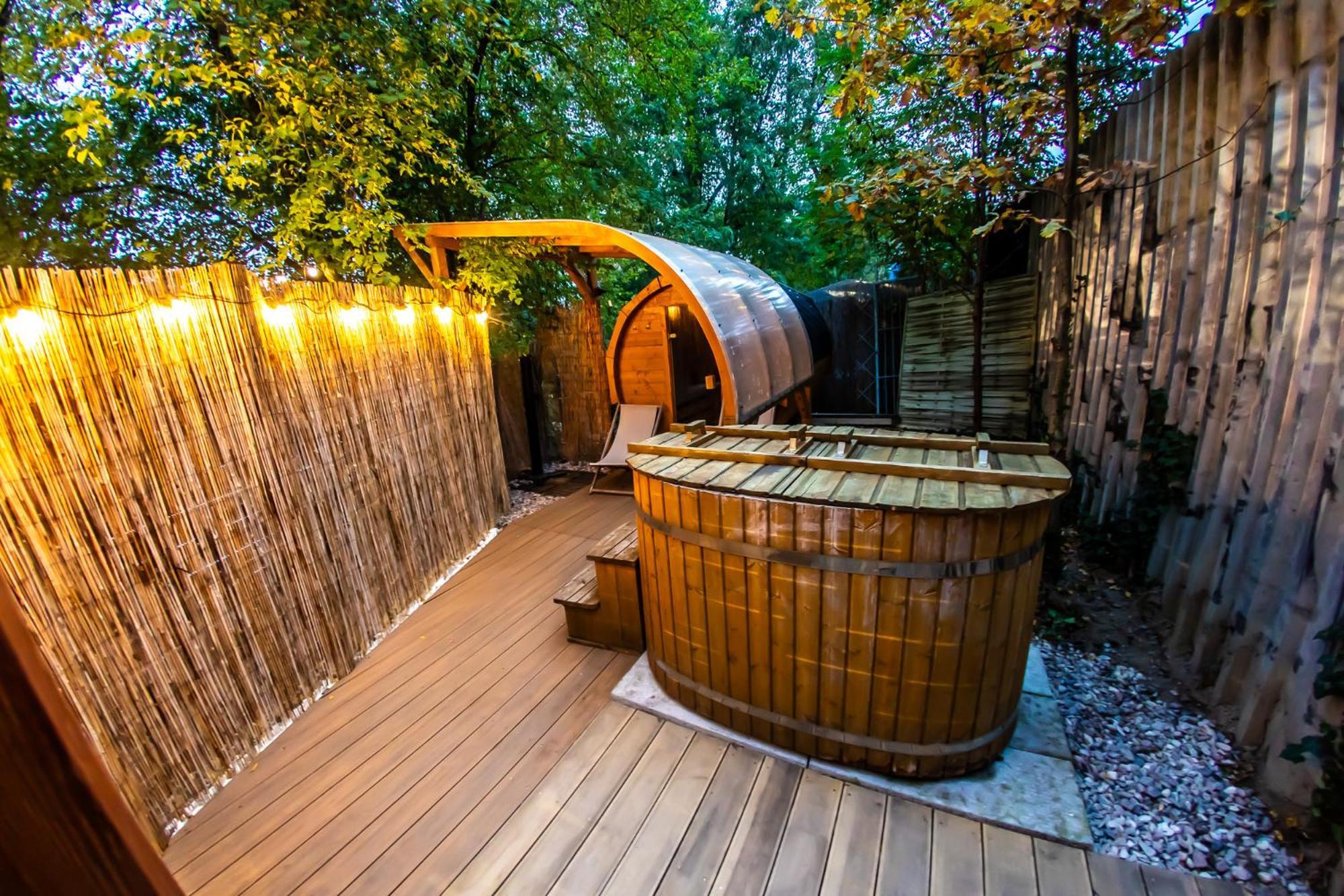 Bay Houseboats Båthotell 3*