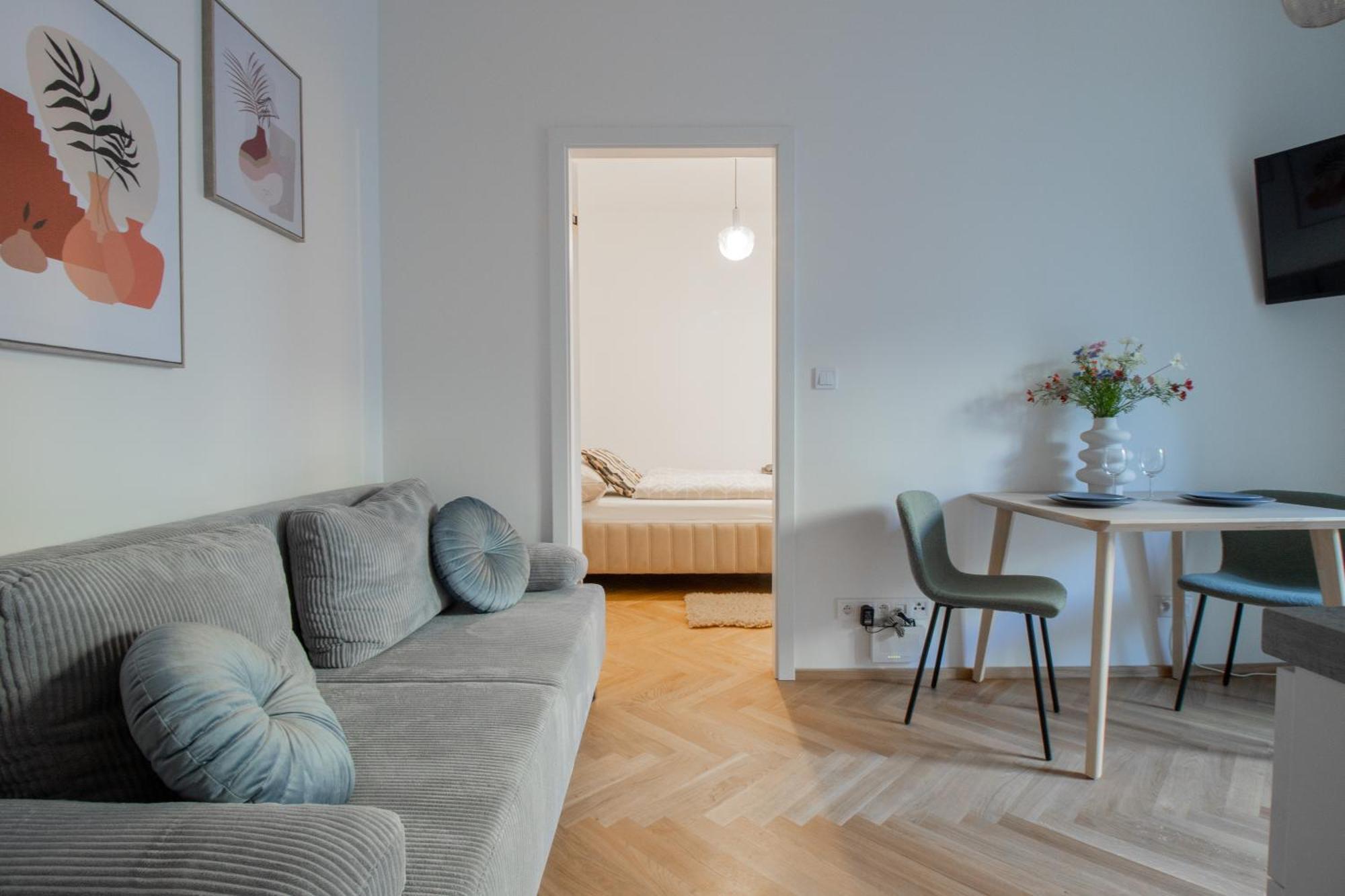 Seifertova Apartment Prag