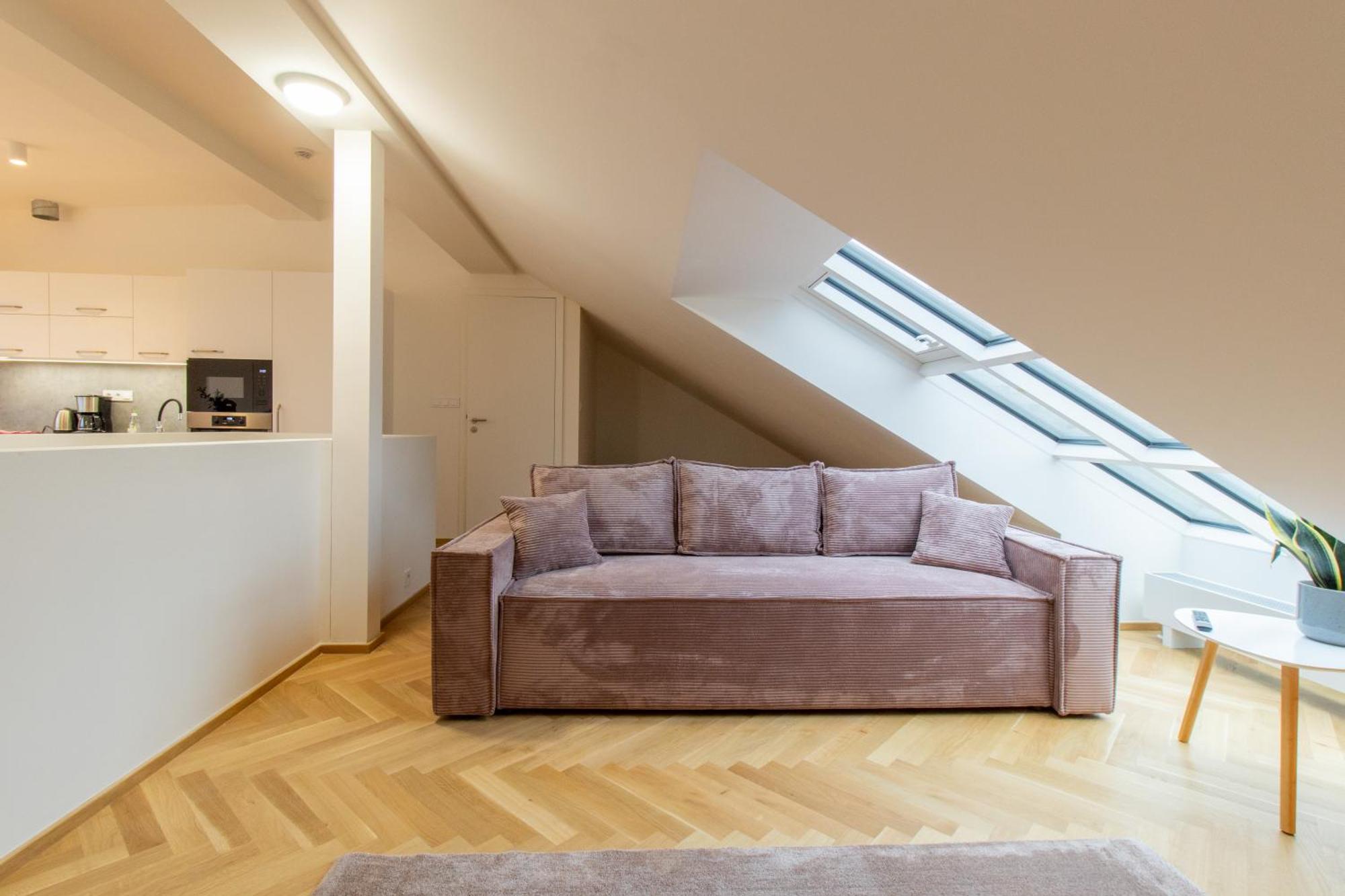 Seifertova Apartment Prag