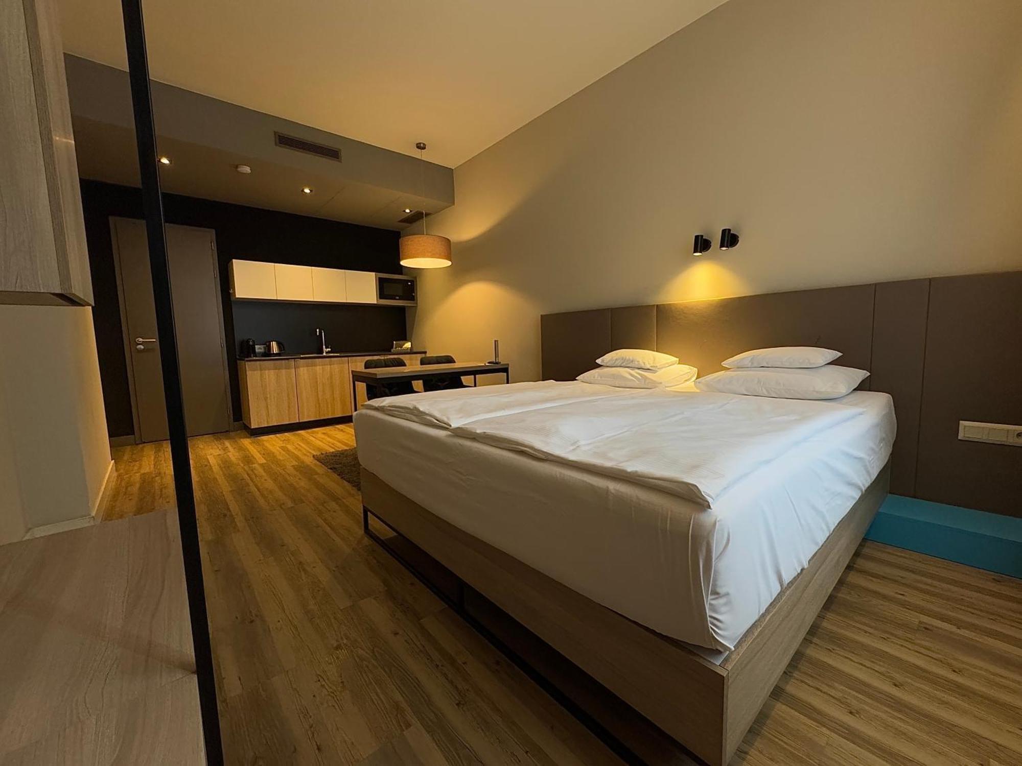 Apartment Avenue Legerova 19
