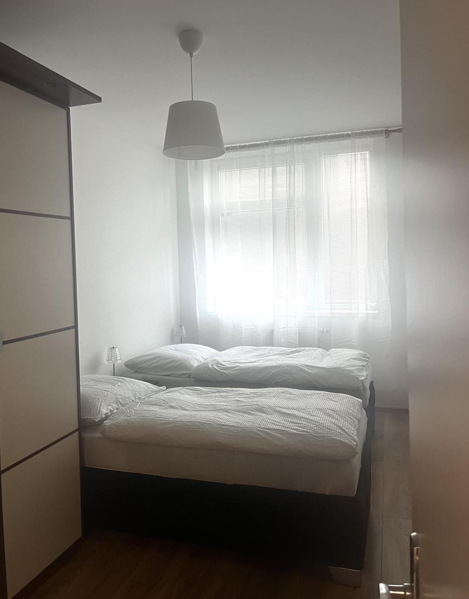 5 Barrandov- Daniela Praha