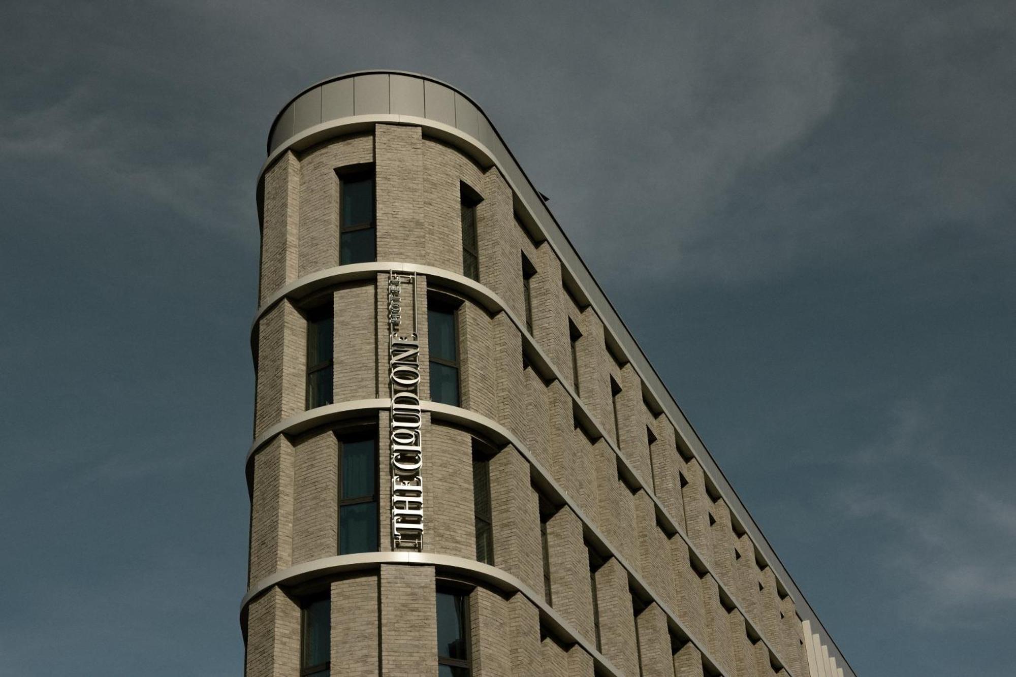 The Cloud One Hotell