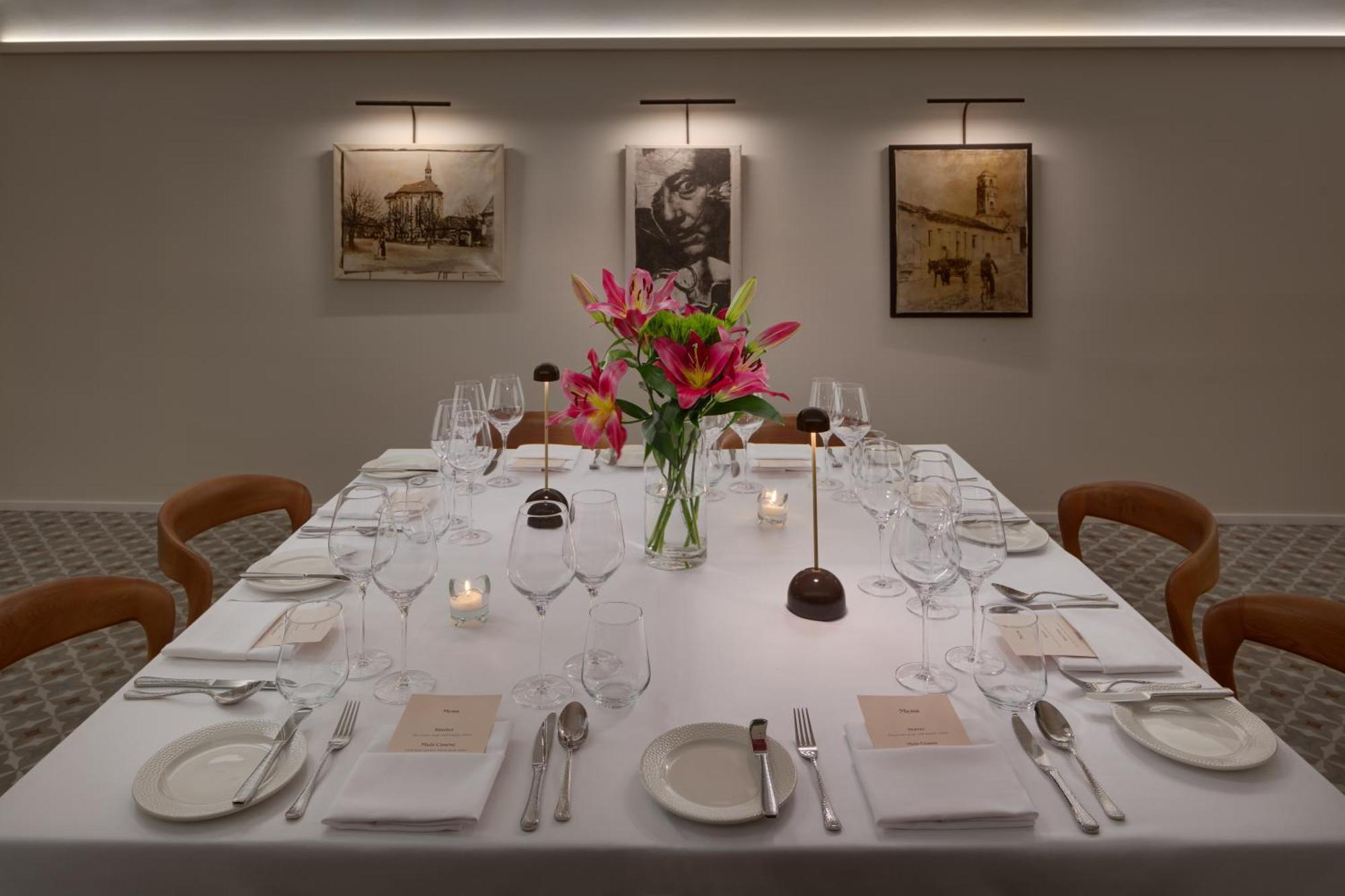 Bookquet Hotel
