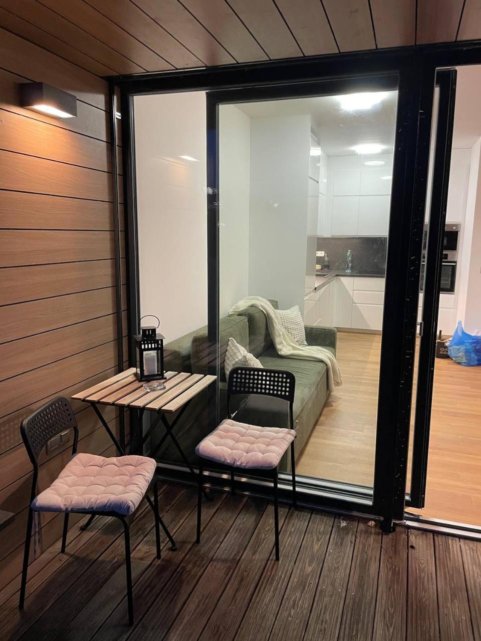 Serene & Private Garden Oasis Apartment Prague