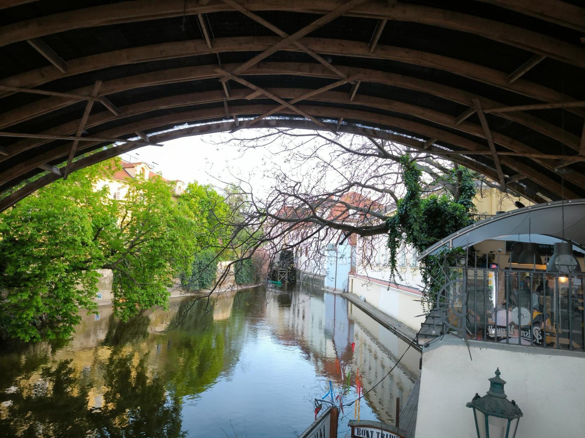 Valentinka Minutes Away From Charles Bridge Apartmán