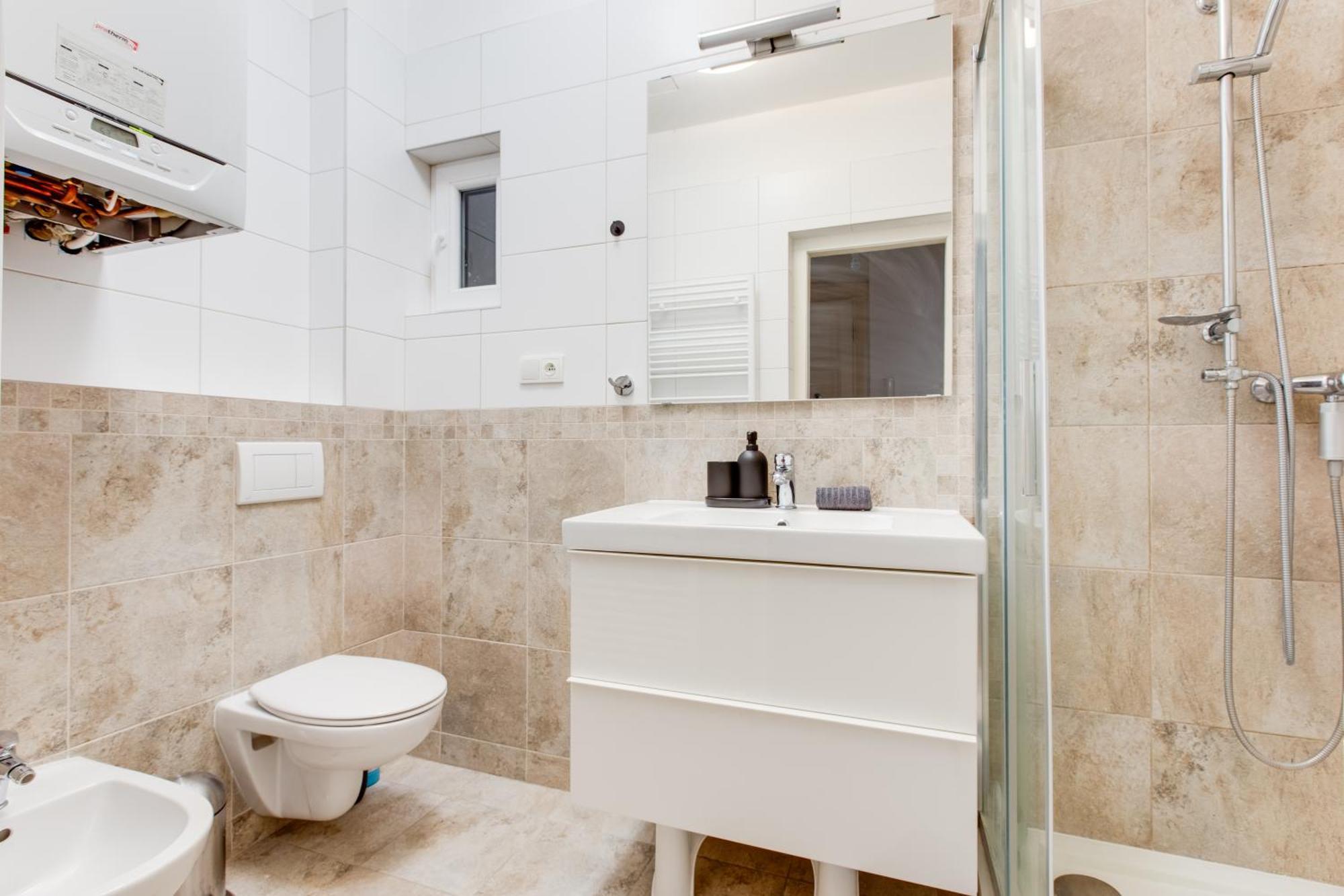 Stylish Quiet 2bds Flat Letna Park - U14 *