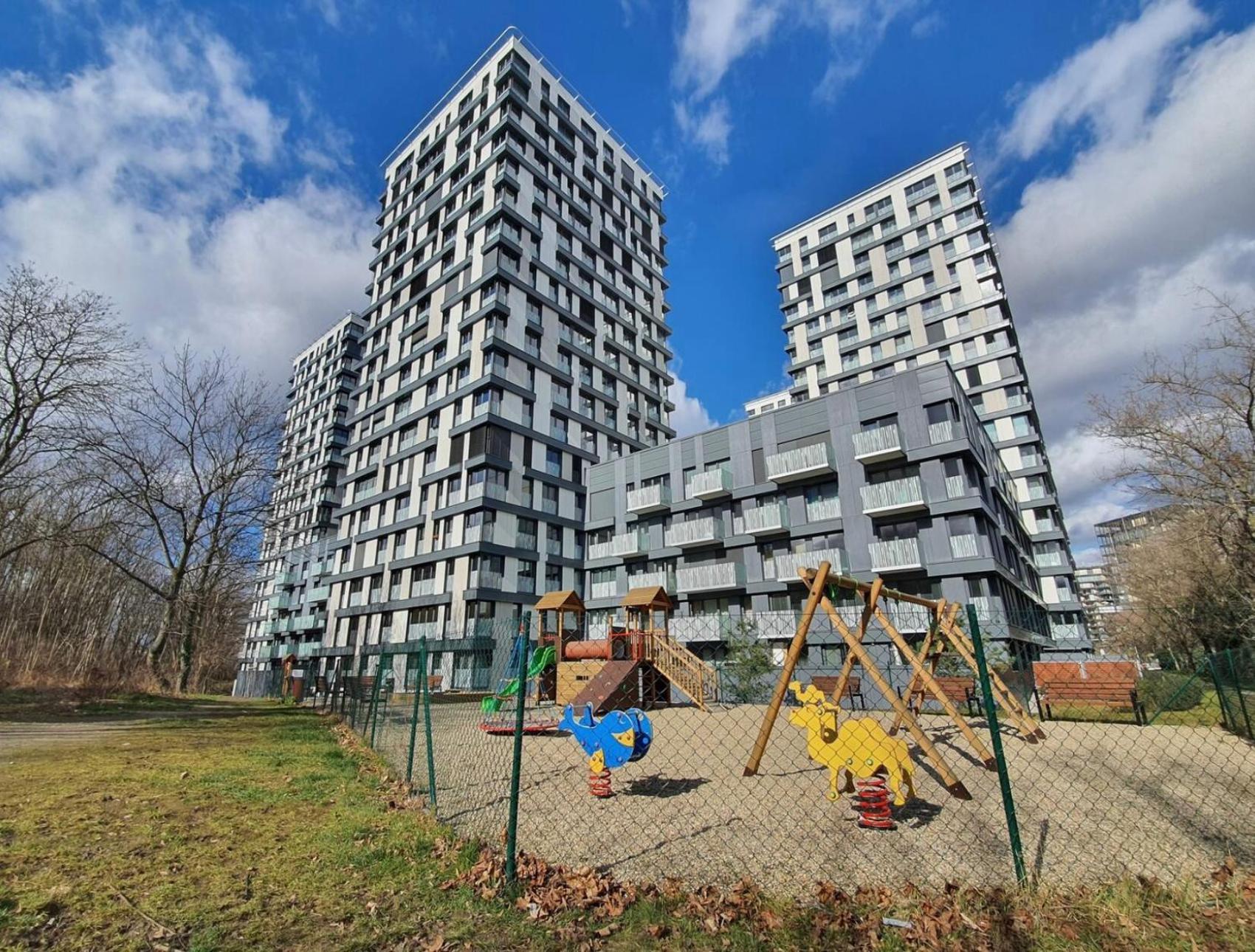 Garden Towers - Free Underground Parking Lägenhet *