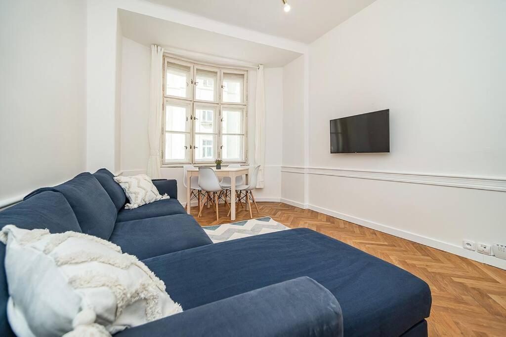 Cozy In Hipster Area Apartment *