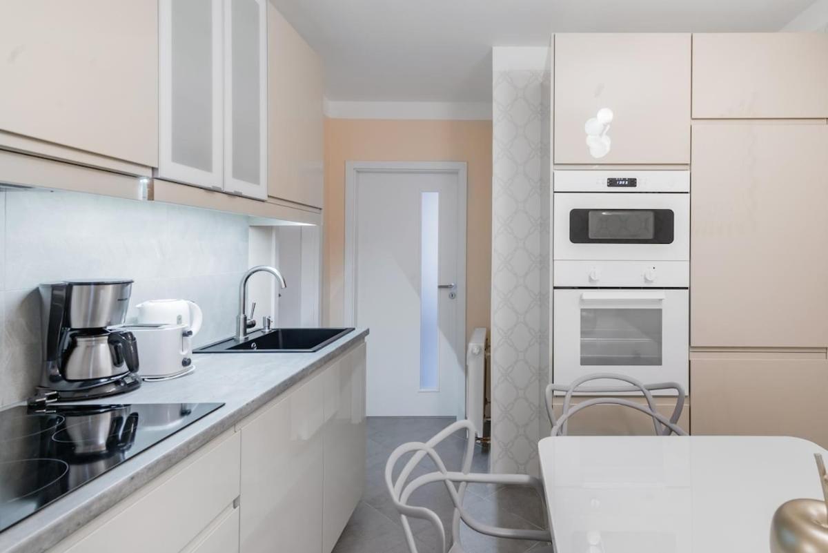 Lägenhet Pastel Art Deco 3bdr Ruterra Prag