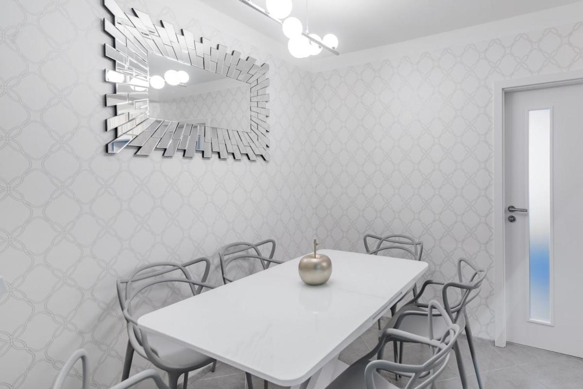 Pastel Art Deco 3bdr Ruterra Lägenhet