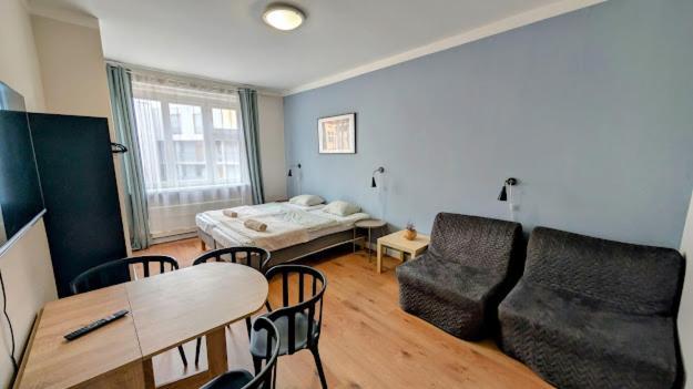 Flat In Zizkov With Free Underground Parking -501- * Prag