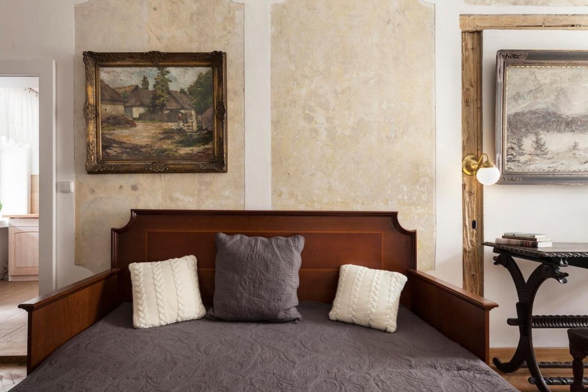 Apartment Dlouha Art & Antique Prague