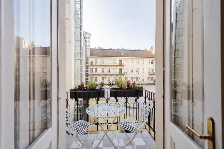 Wenceslas Square Romantic Apartment *