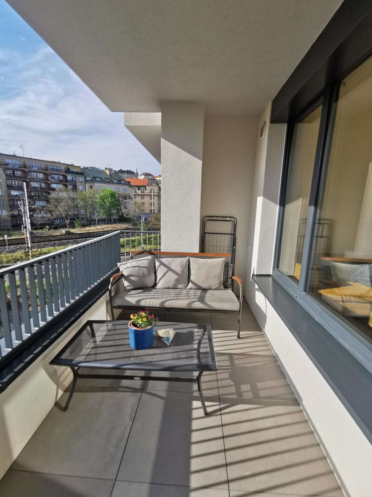 Free Private Parking, Location, Nuslesky Pivovar Sunset Balcony Home, Lejlighed *