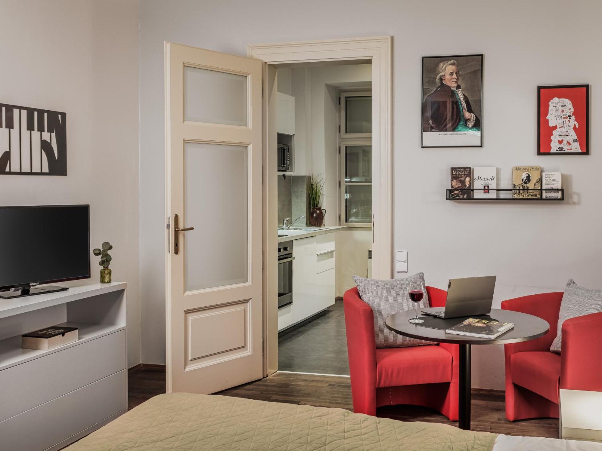 4 Arts By Adrez Apartment