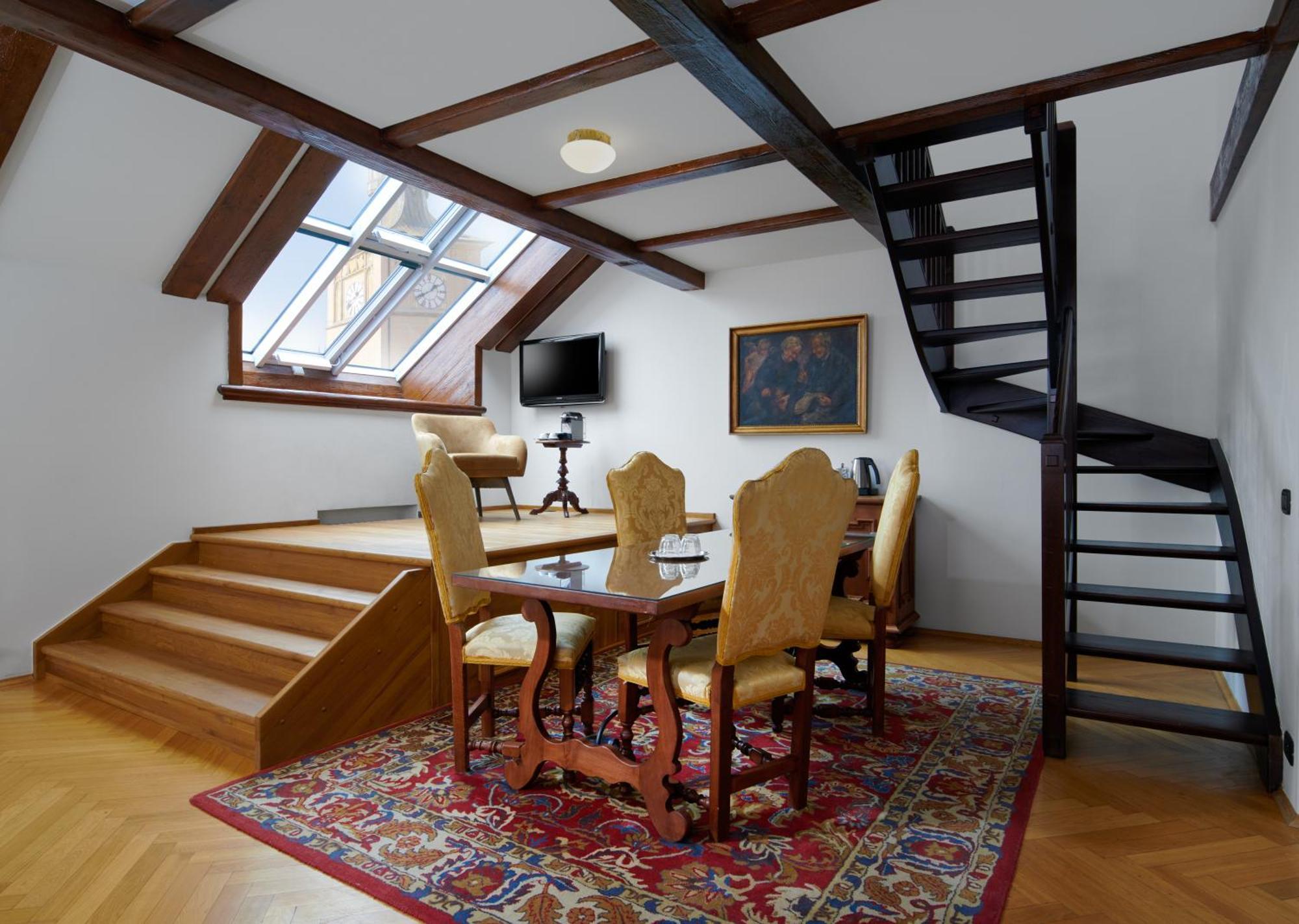Charles Bridge Palace Hotell