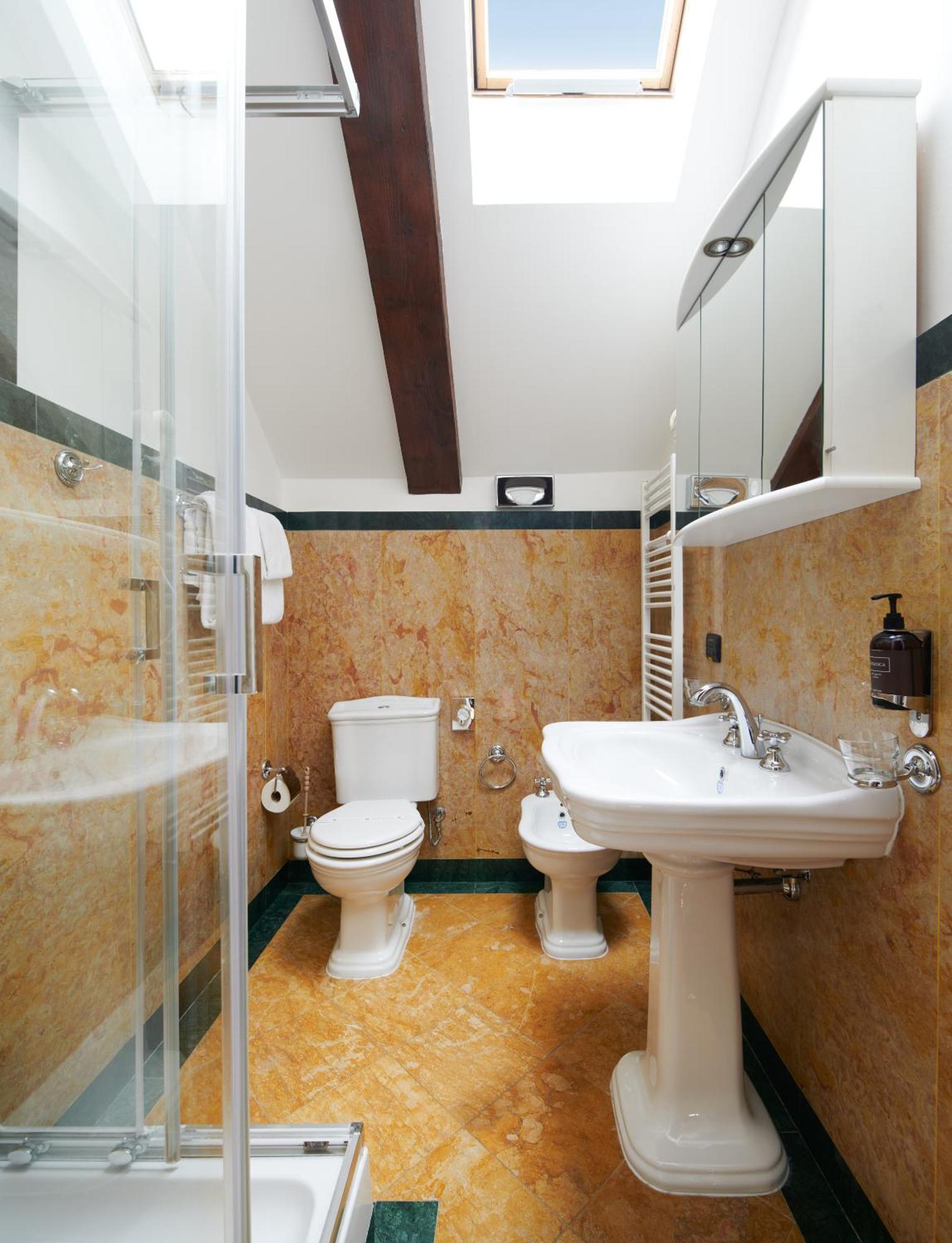 Hotell Charles Bridge Palace