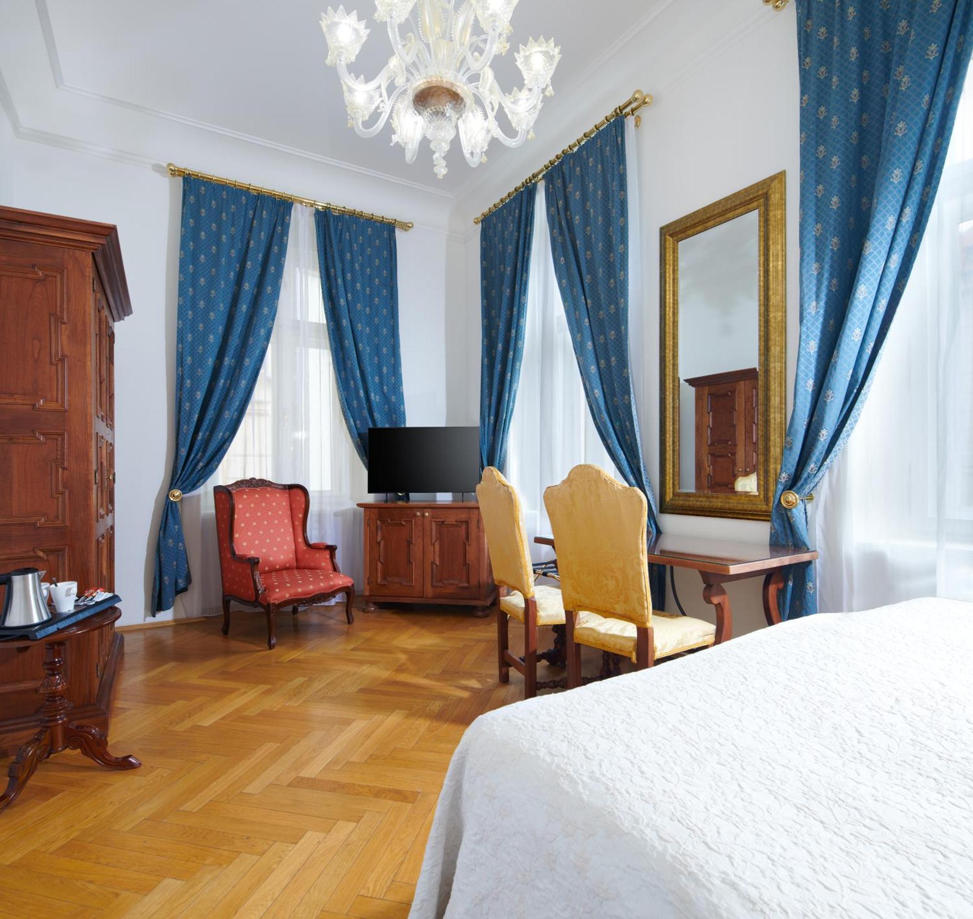 Charles Bridge Palace Hotell Prag