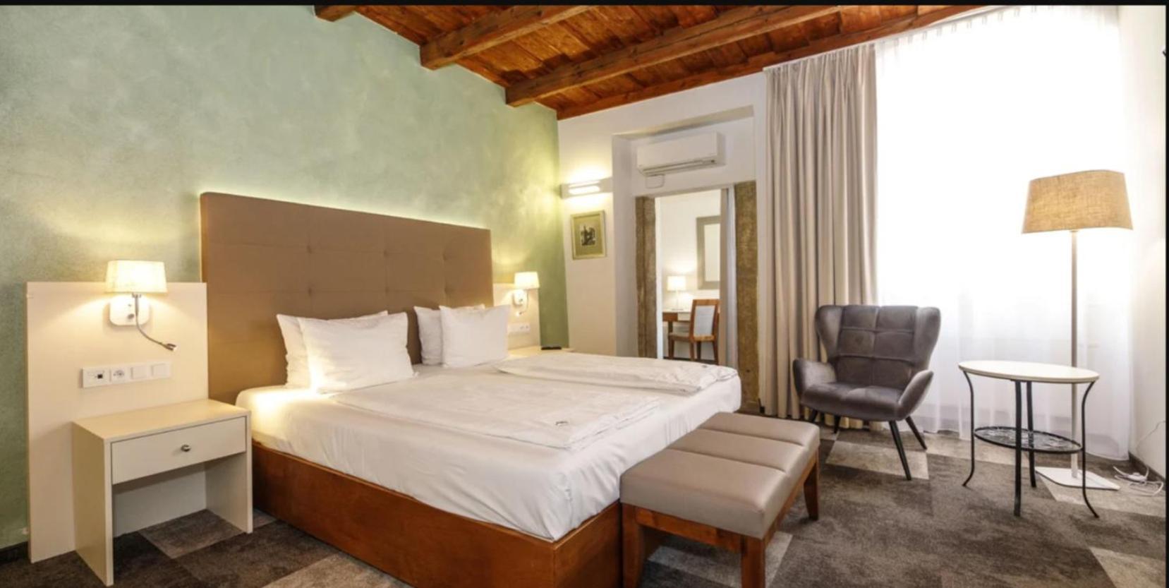 Hotell The Golden Wheel 4*