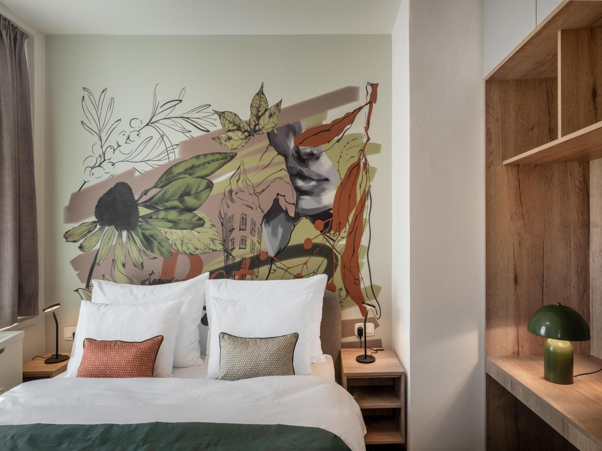 The Botanist 4*