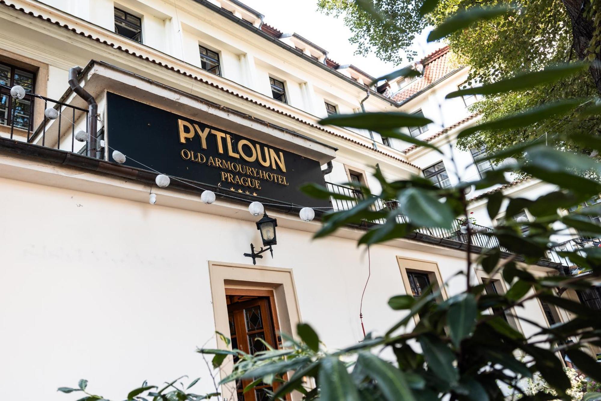 Pytloun Old Armoury 4*