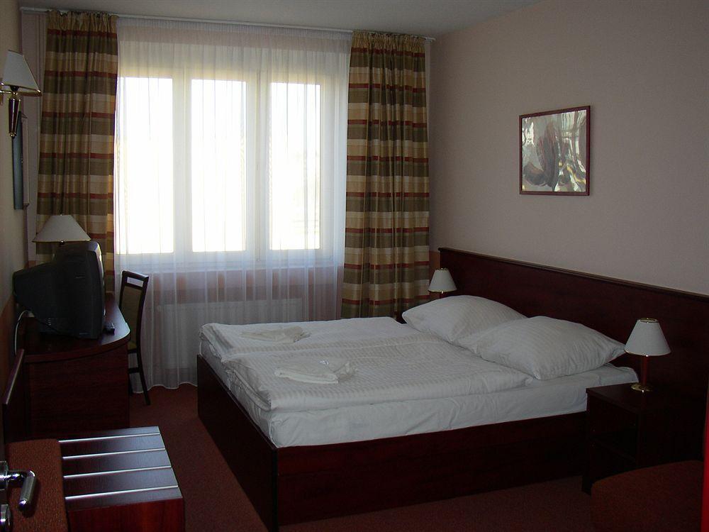 Inturprag 3*