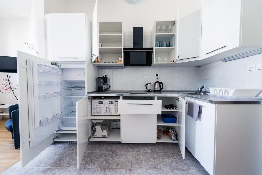 Modern Riegrovy Sady Apartment Prague
